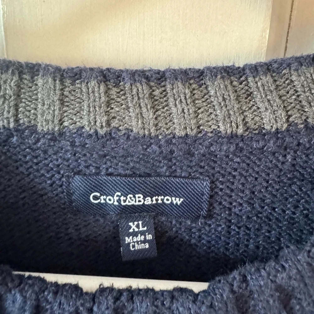Croft & Barrow Men's Dark Blue Crewneck Sweater
